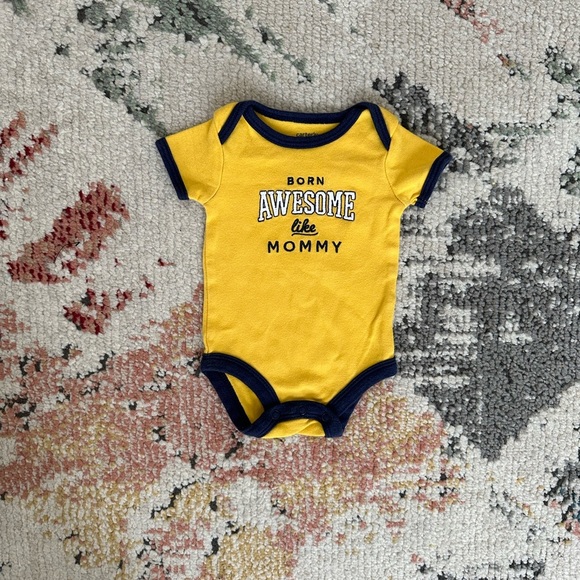 5/$15 Carters Born Awesome Like Mommy Onesie NB Baby Boy
Newborn
Euc - Picture 5 of 7